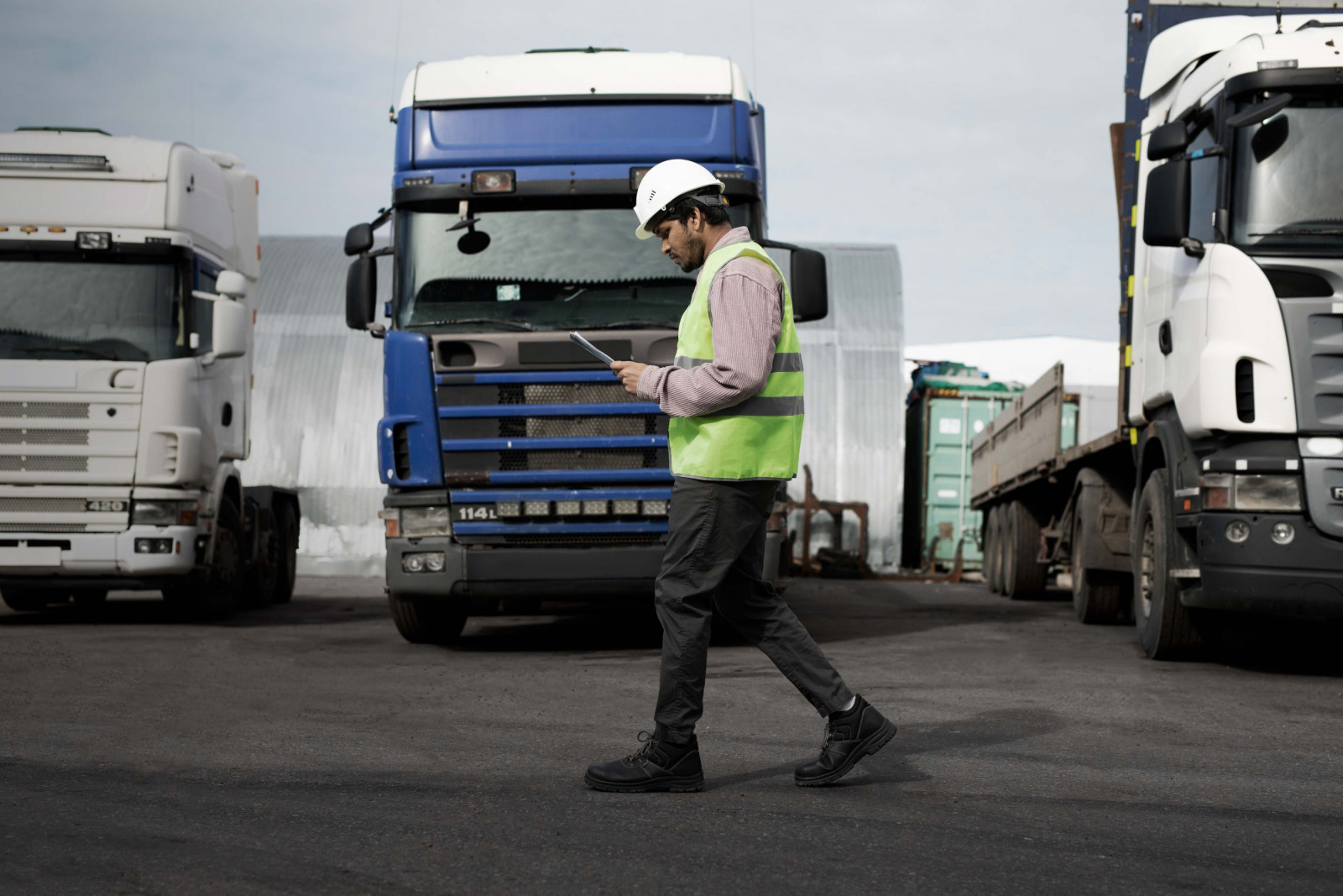 Консультант по вопросам безопасности перевозки опасных грузов автомобильным транспортом в области международных автомобильных перевозок совершенствование | Обучение, аттестация, лицензирование